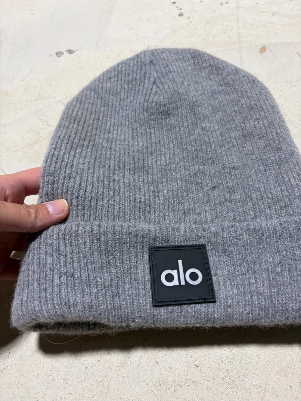 ALO Yoga Gray Ribbed everyday beanie Logo